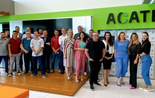 Participantes do Innovation Day, organizado pela ACATE e ADVB/SC com roteiro pelo ecossistema de inovação de Florianópolis