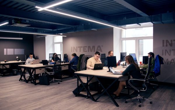 A SC Angels acaba de firmar parceria com a Intema, grupo empresarial internacional focado no desenvolvimento de tecnologia AI e DeepTech.