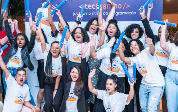 Grupo Mulheres ACATE realizou mentorias a jovens mulheres que se capacitaram em desenvolvimento web pelo projeto