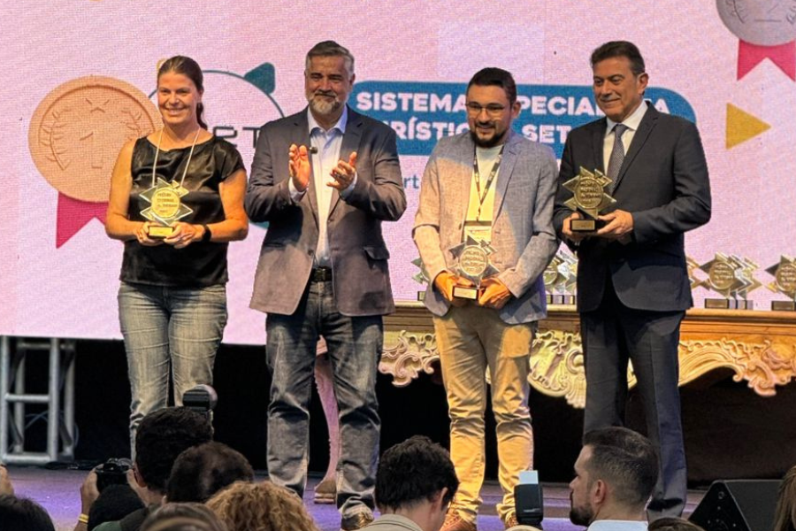 Empresa associada à ACATE foi reconhecida no maior prêmio do turismo brasileiro pelo sistema que auxilia gestores de destinos turísticos na tomada de decisões.