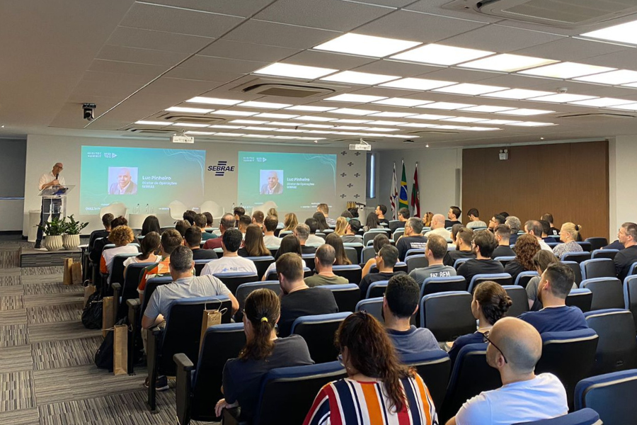 O evento MIDITEC Summit teve o objetivo de contribuir para o desenvolvimento dos negócios catarinenses em um encontro da rede de incubadoras.