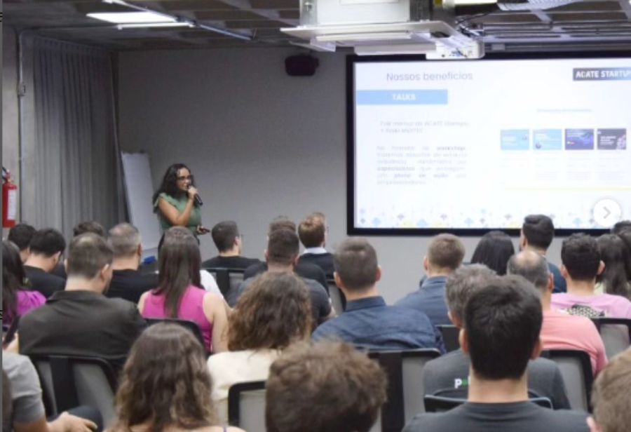 Iniciativa da ACATE, DEATEC e ChapHub, o Startup Day em Chapecó promoveu bate-papo e troca de experiências sobre o desenvolvimento de startups e vendas