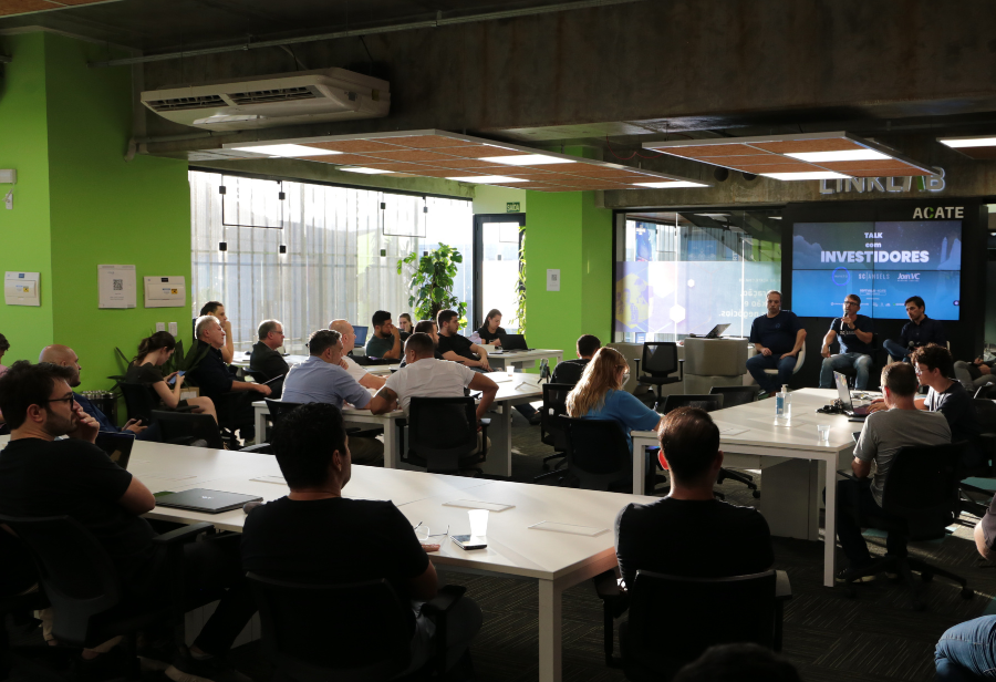 Eventos Decola ACATE Startups apresentam cases, painel sobre investimentos e abrem oportunidades de apresentação de pitches a investidores.