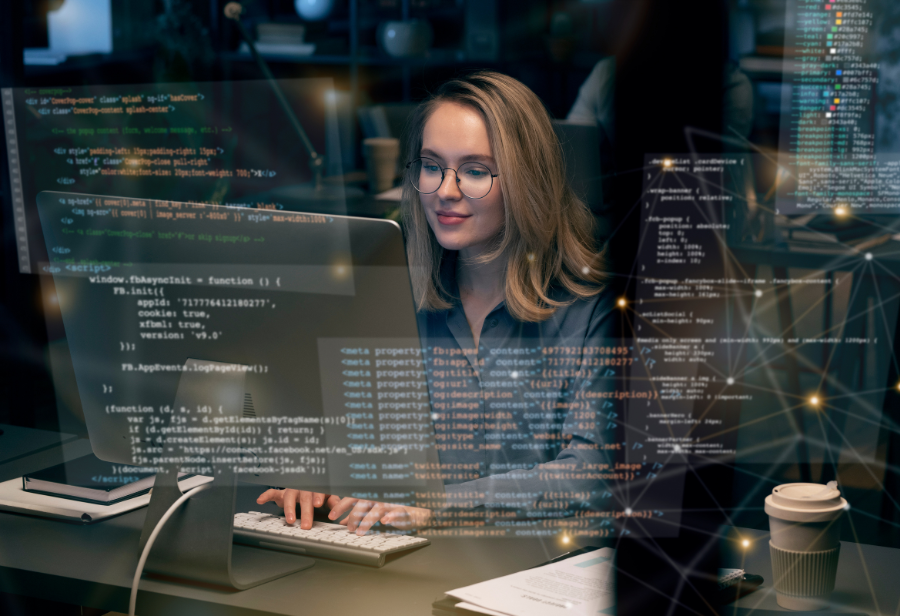 Curso de desenvolvimento web é para profissionais em início de carreira ou que estejam procurando recolocação no mercado.