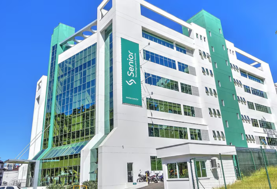 Senior e SoftExpert são empresas que possuem atuação internacional e complementam seus portfólios com o objetivo de expandir mercados.