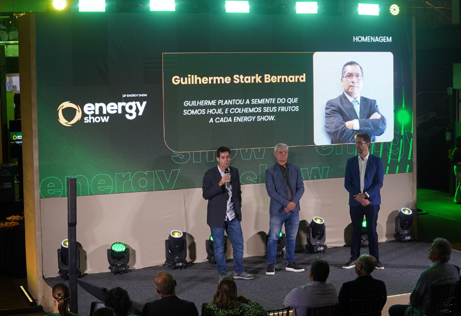 Primeiro dia de Energy Show 2025 rendeu homenagens ao primeiro diretor da Vertical Energia e ex-presidente da ACATE, Guilherme Stark Bernard