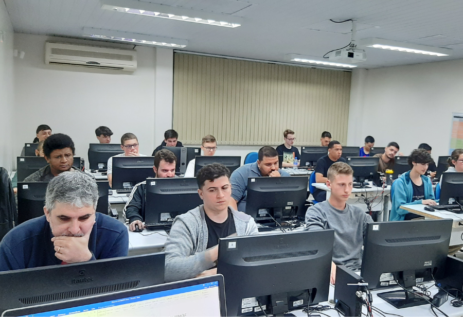 +Devs2Blu é uma iniciativa do polo ACATE-BLUSOFT, com a prefeitura de Blumenau, para formação gratuita de desenvolvedores em Blumenau.