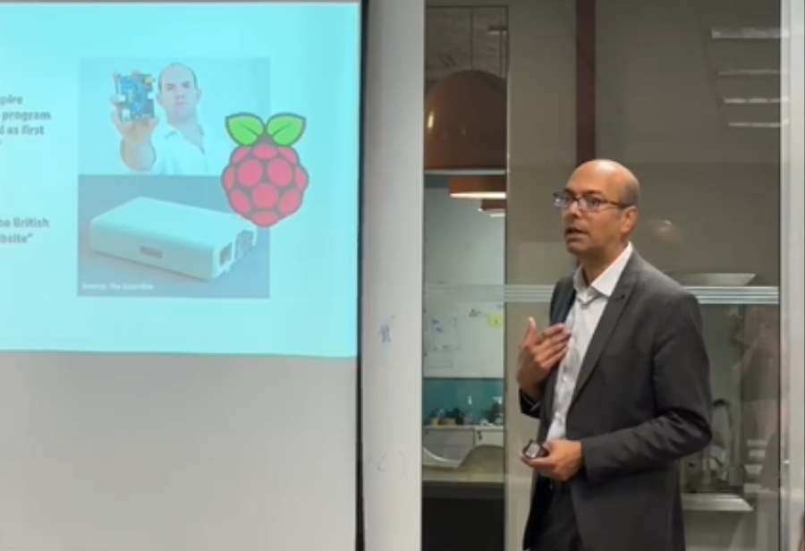 Jaideep Prabhu abordou como a criatividade e a gestão de recursos limitados podem ser a chave criar soluções tecnológicas