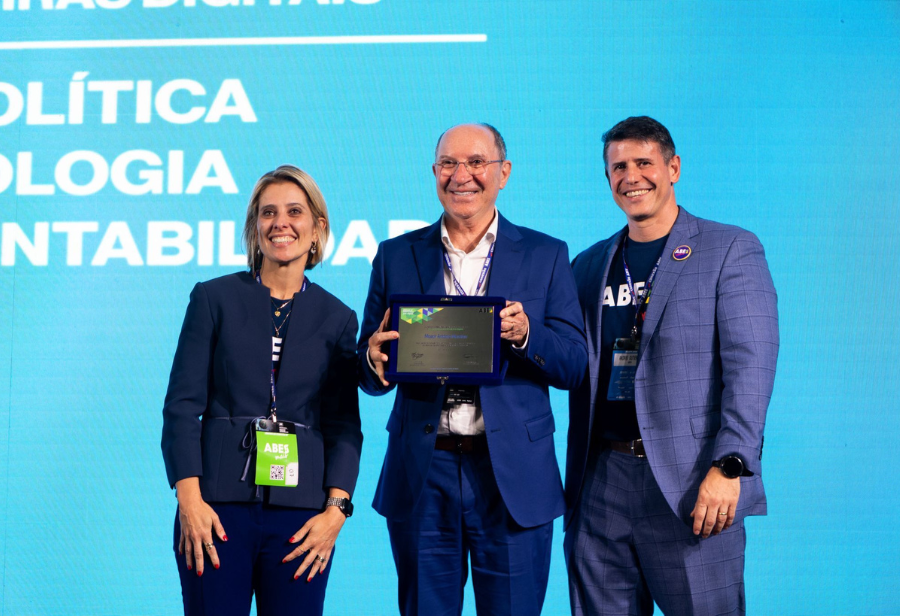 Vice-Presidente de Talentos da ACATE, Moacir Marafon, recebe reconhecimento nacional por contribuir para transformação digital e inclusiva