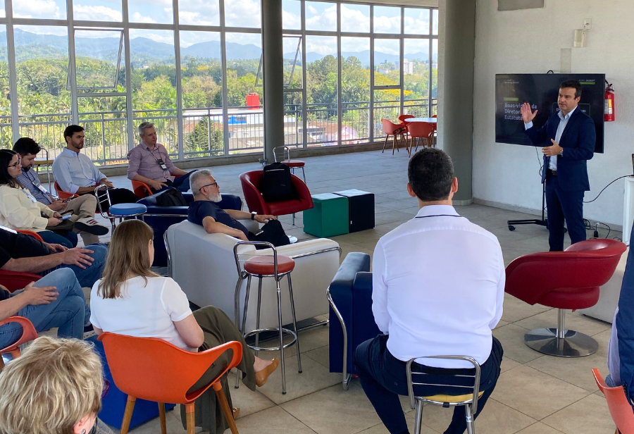 Encontro da ACATE-BLUSOFT fez parte da agenda do OktoberTech e apresentou debate sobre impactos da Reforma Tributária no setor de tecnologia