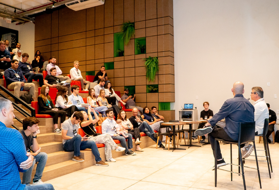 ACATE Invest realizou debateu sobre estratégias de posicionamento de marca para startups e abriu espaço para apresentações de negócios