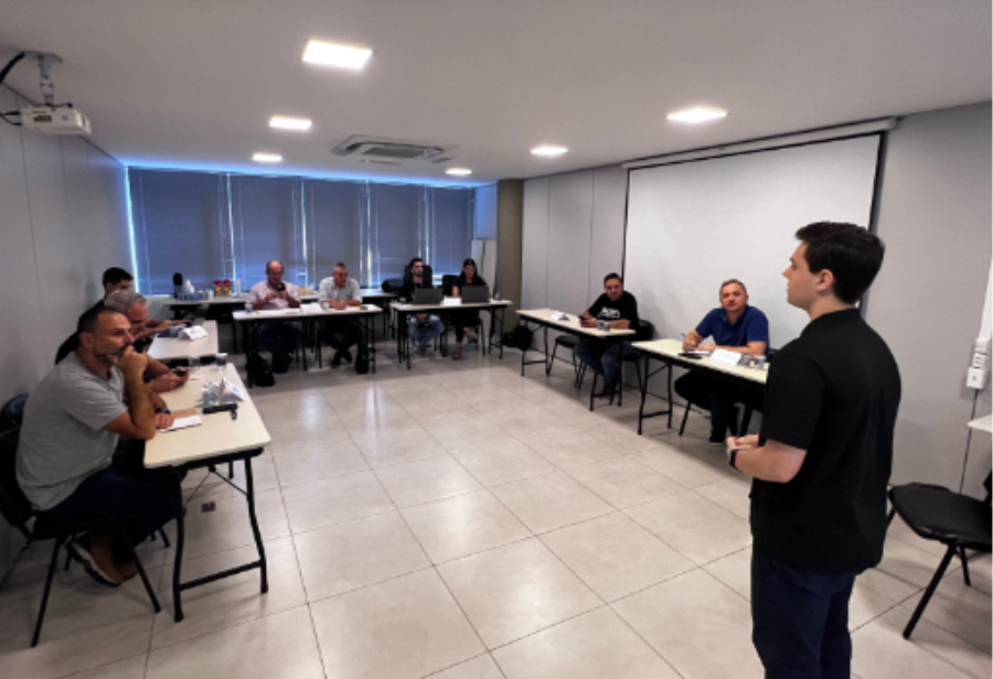 Egressos dos programas Entra21 e +Devs2Blu terão oportunidades para conhecer e se apresentar a empresas contratantes.