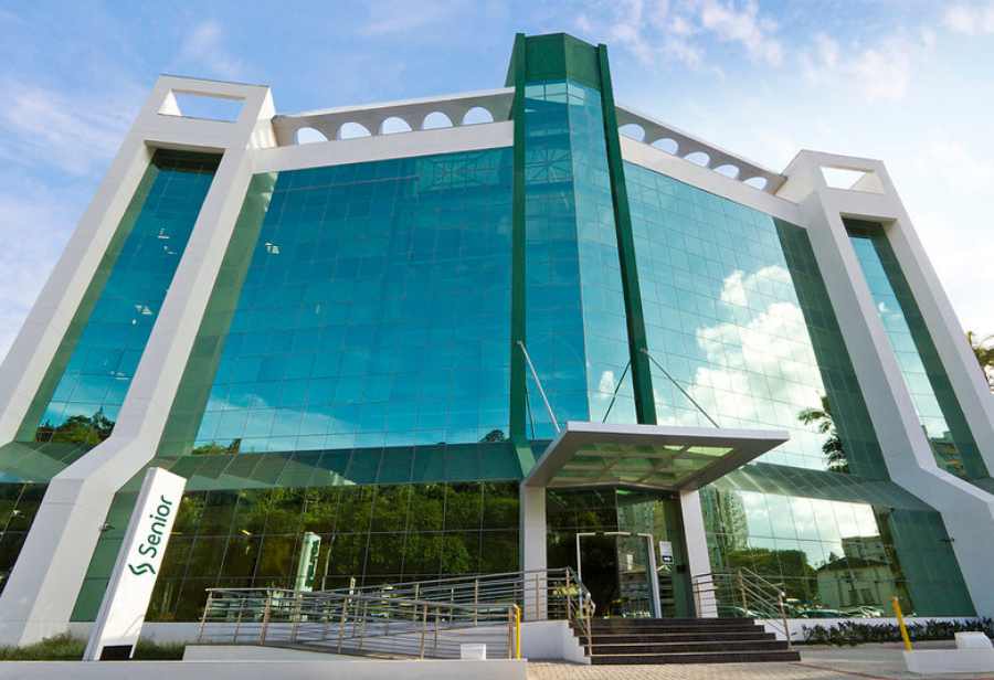 Com 80% da receita em modelo recorrente e avanço de 25,1% em soluções em cloud, Senior Sistemas amplia margens e reforça geração de caixa.