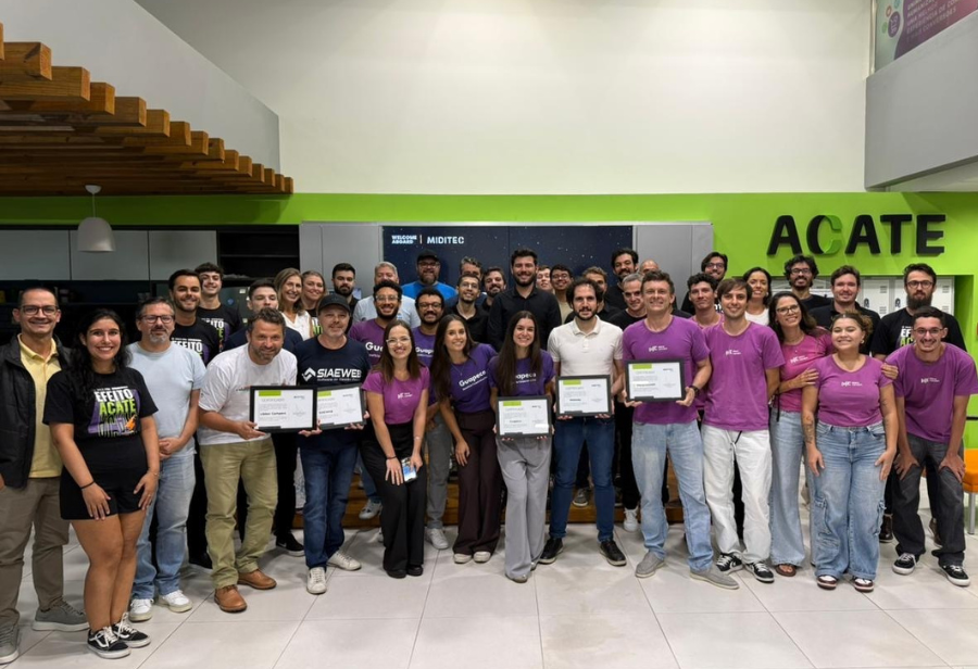 Evento foi realizado no dia que a ACATE comemorou 40 anos de história e foi marcado pela celebração do desenvolvimento de negócios de tecnologia pelo MIDITEC