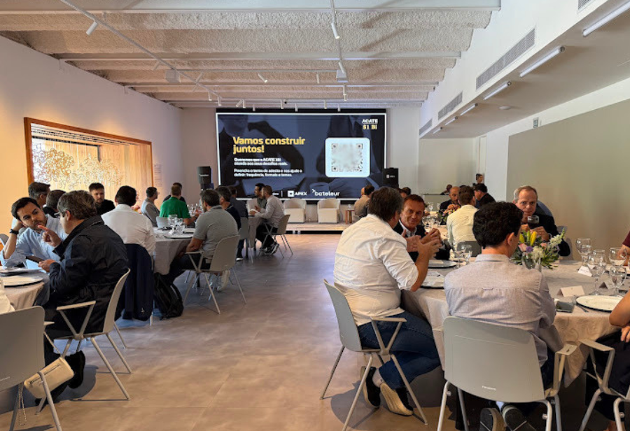 Encontro do ACATE 1bi para lideranças do setor reuniu empresas de grande porte do todo o estado em agenda focada em inteligência artificial.
