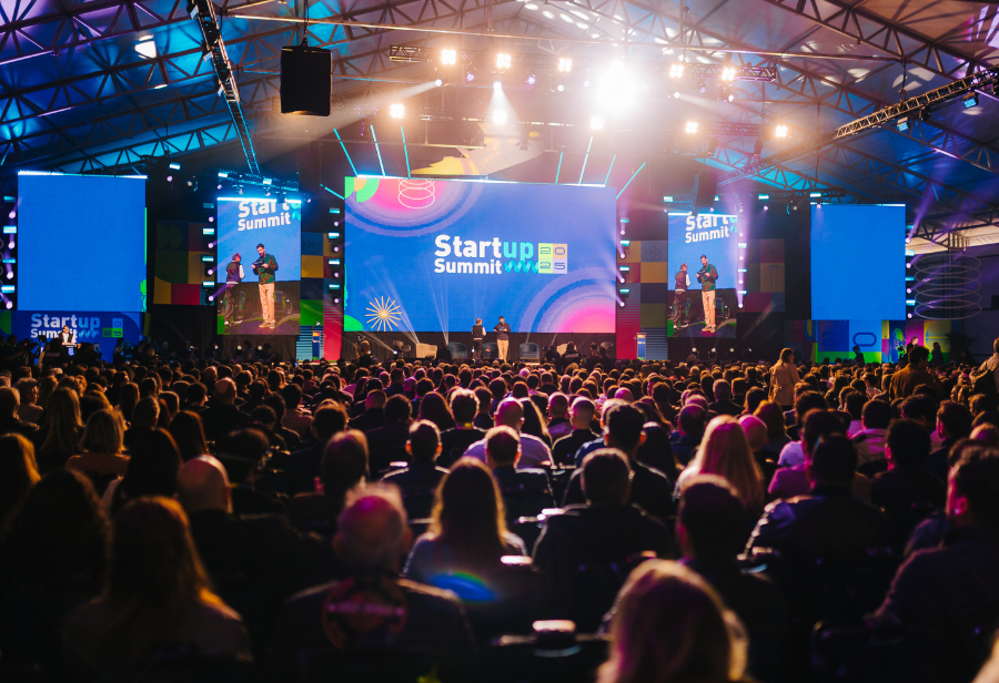 Você sabe o que é o Startup Summit? Um grande evento realizado pela ACATE e o Sebrae Startups anualmente, em Florianópolis (SC). Conheça!