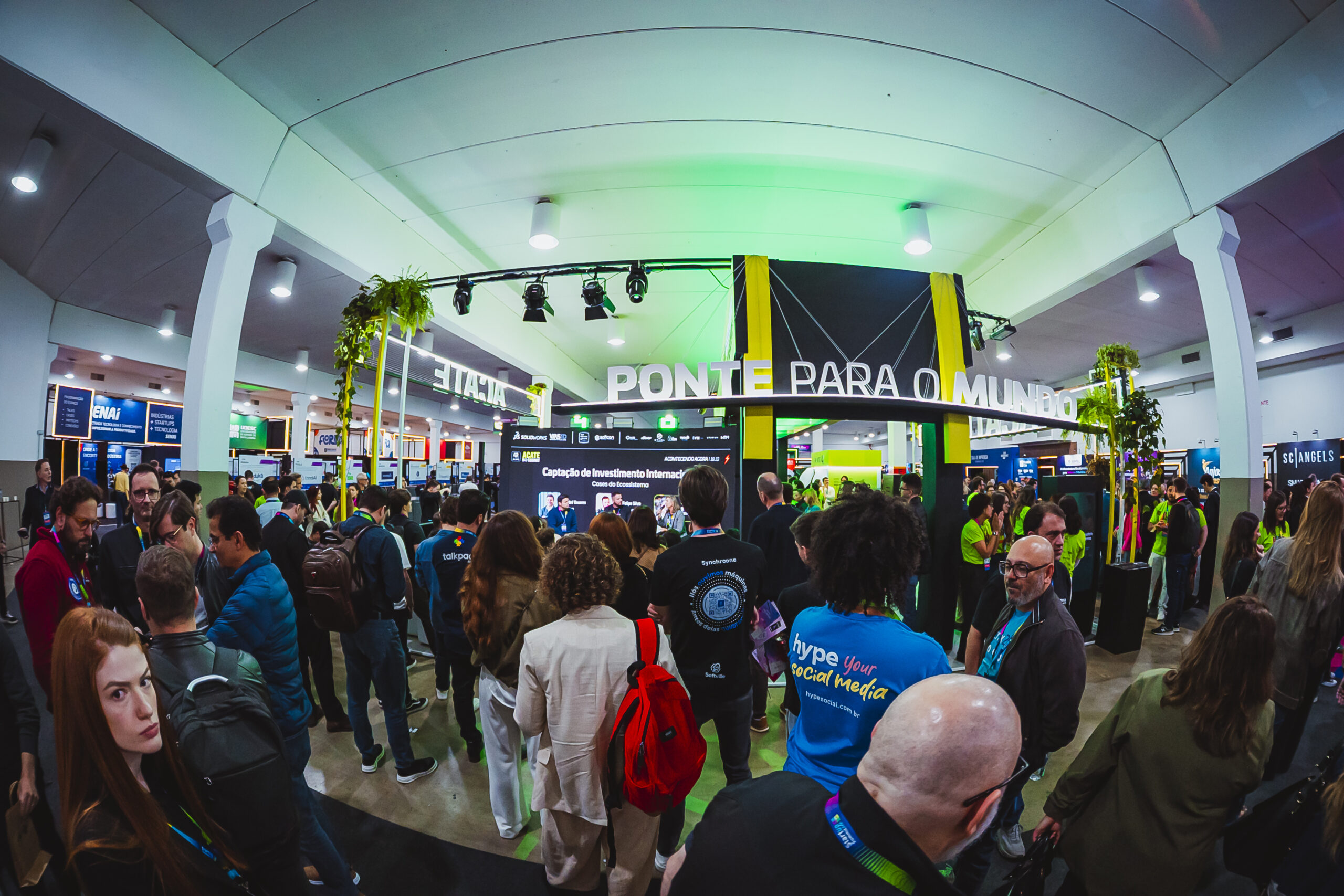 ACATE apresenta dados inéditos do setor de tecnologia catarinense durante Startup Summit. Confira o Observatório ACATE 2026!