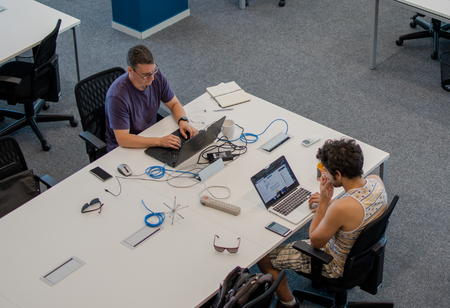 Santa Catarina (SC) se posicionou como o segundo maior polo gerador de empregos de tecnologia do Brasil em 2025, ultrapassando MG.