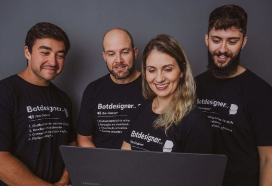 Botdesigner, empresa de Florianópolis, atende instituições de saúde e promove autonomia na jornada de pacientes.